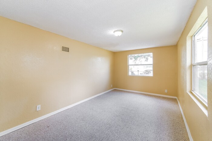 Building Photo - 1813 Melson Ave