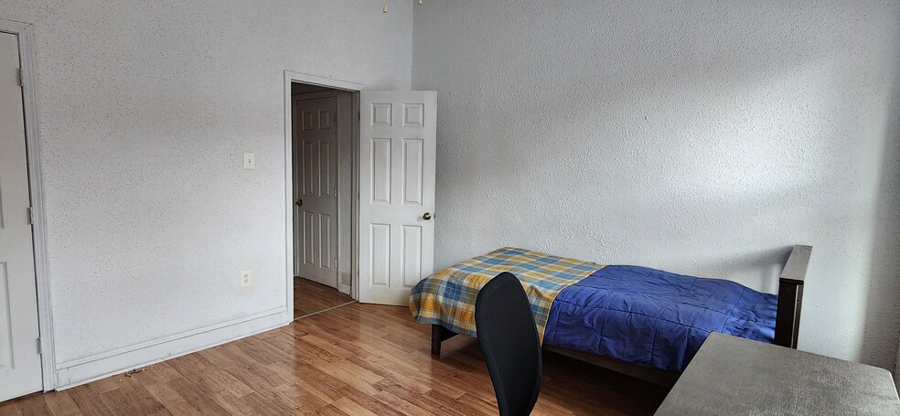 Bedroom - 1731 French St