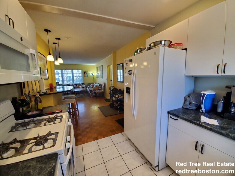 Building Photo - 162 Lake Shore Rd