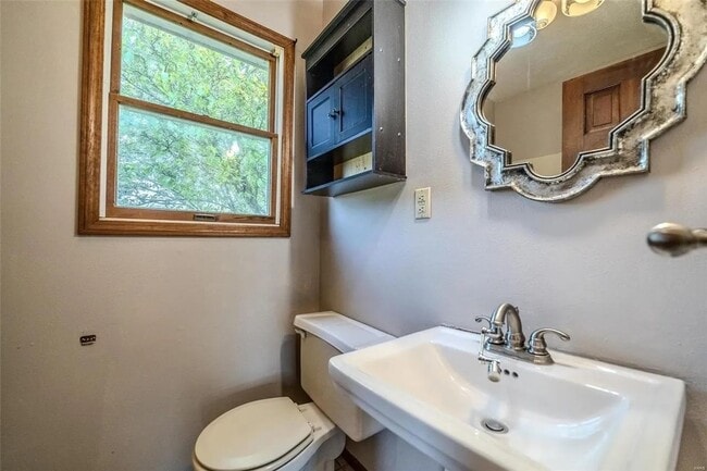 Building Photo - 3 Bedroom 2 Bathroom Home & 21 Acre Lot for rent.