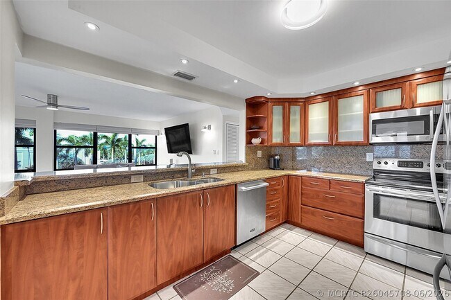 Building Photo - 3800 Galt Ocean Dr