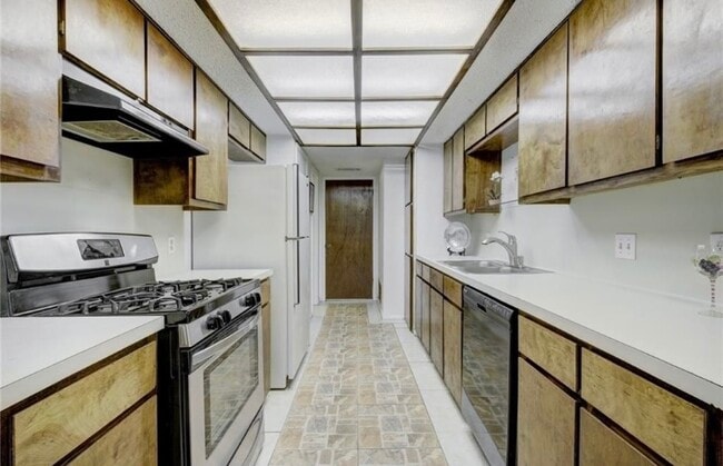 Building Photo - 800 Ramble Ln