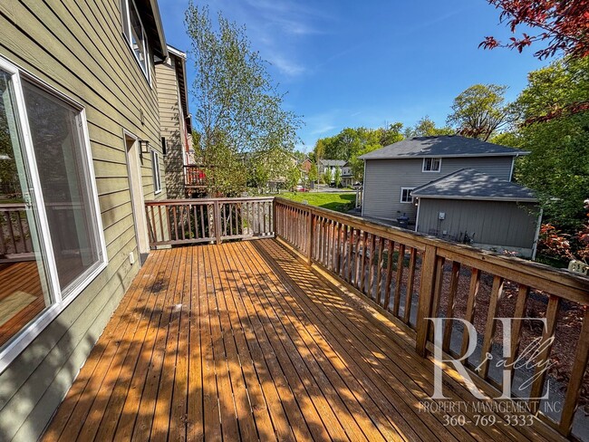 Building Photo - Spacious 3-Bedroom Home in Desirable Manet...