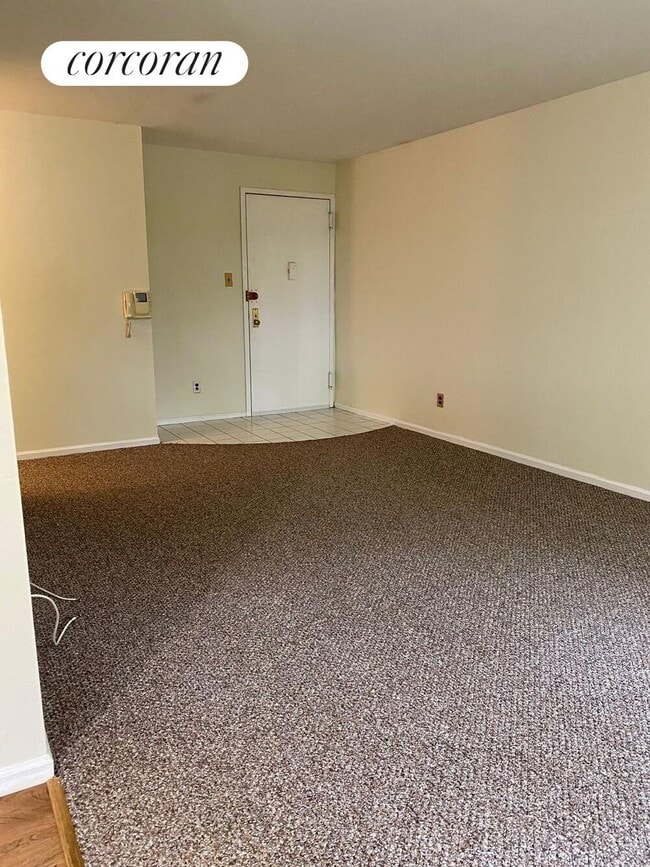 Building Photo - 1290 Rockland Ave