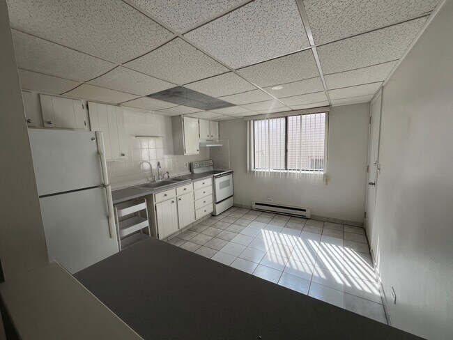 Building Photo - 1030 Dunlop Ave