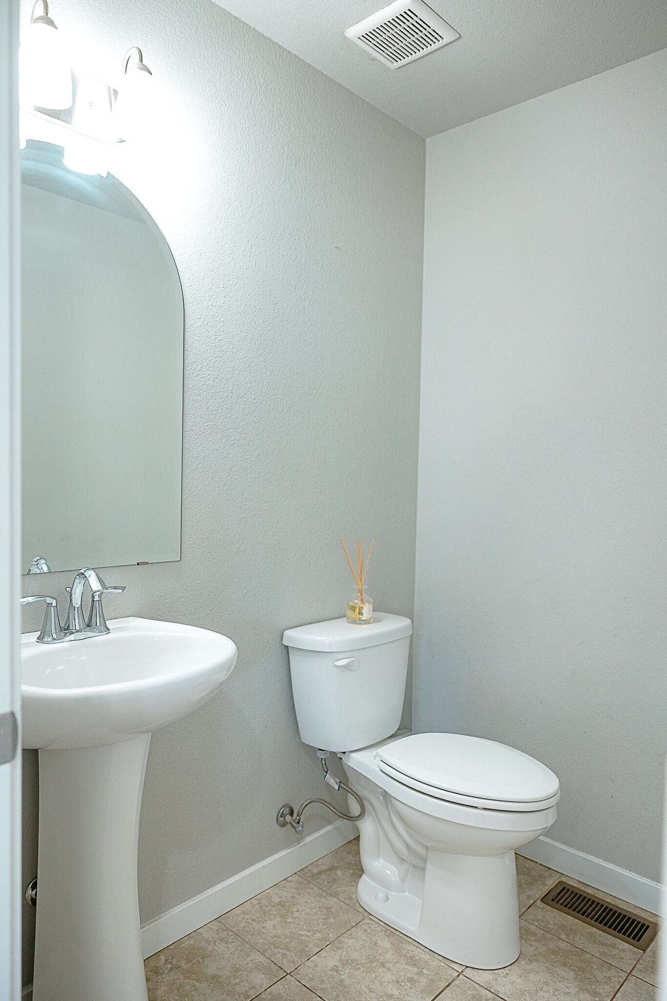 Building Photo - 9169 Pennycress Dr