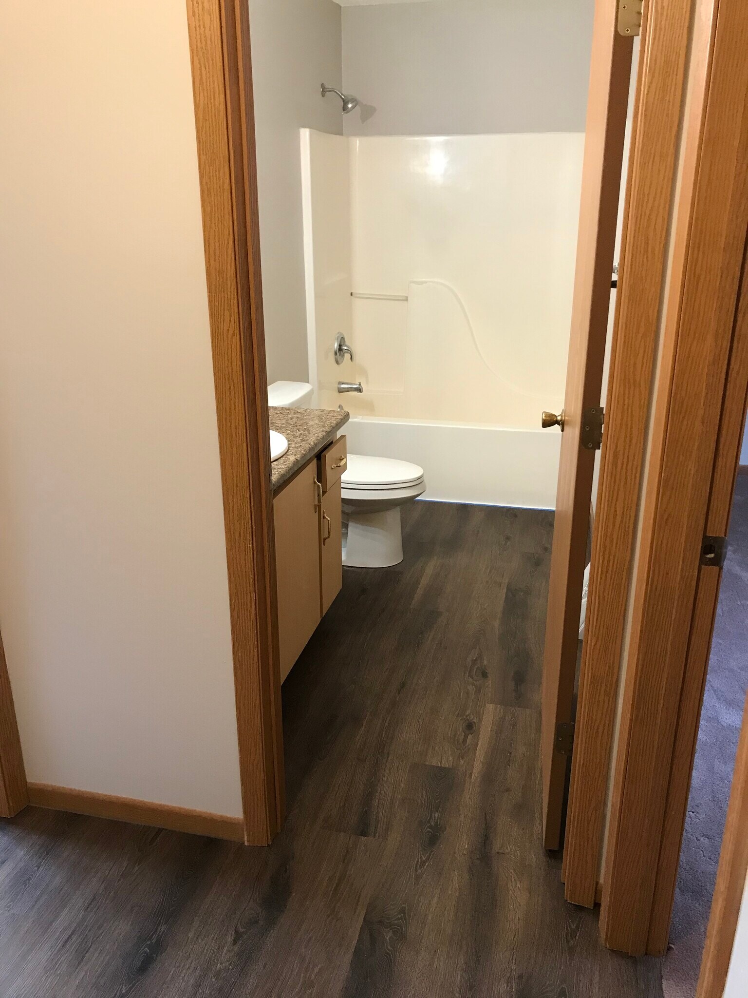 Building Photo - 116 Woodcrest Dr