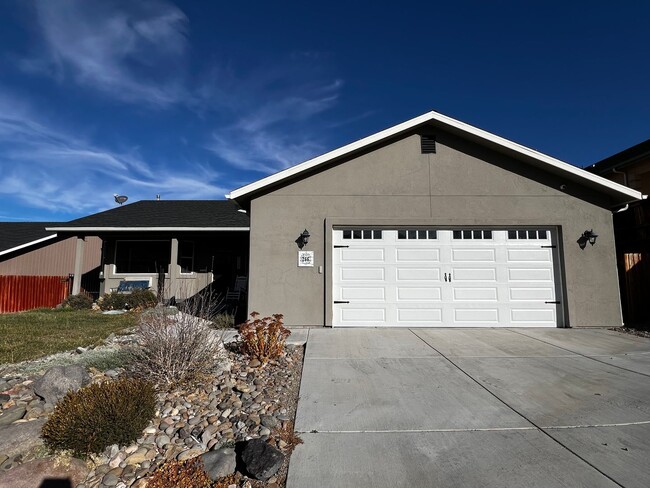 Building Photo - 3/2/2 Home in Pine View Estates, Gardnerville