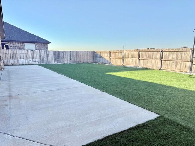 Building Photo - 3907 Yorkshire Dr