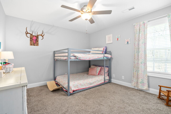 Building Photo - 3477 Eastwood Dr