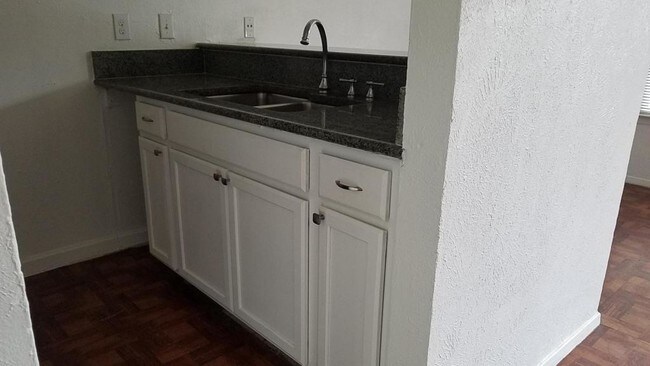 Building Photo - 3635 Bolivar Dr.