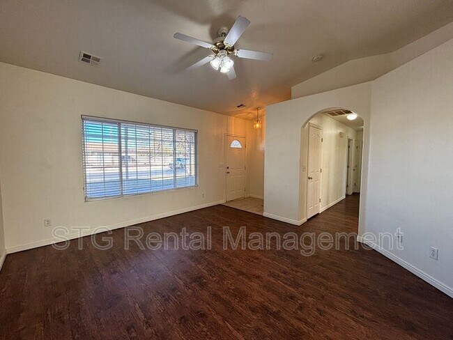 Building Photo - 773 S 220 E Cir