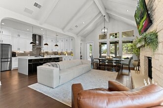 Building Photo - 127 Loysoya St