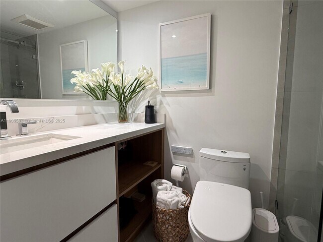 Building Photo - 881 Ocean Dr