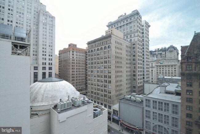 Building Photo - 1414 S Penn Square