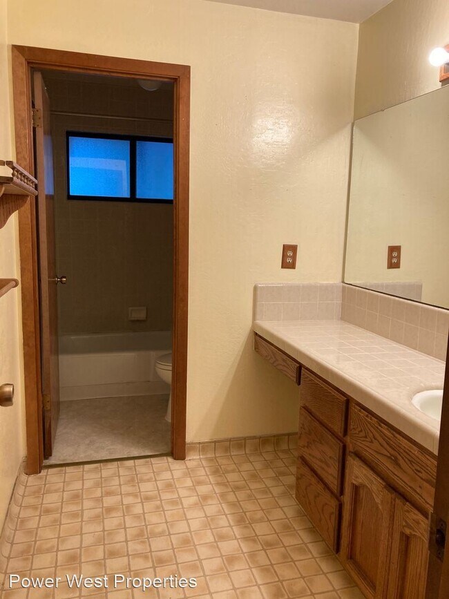 Building Photo - 3 br, 2 bath House - 219 Burlwood Drive