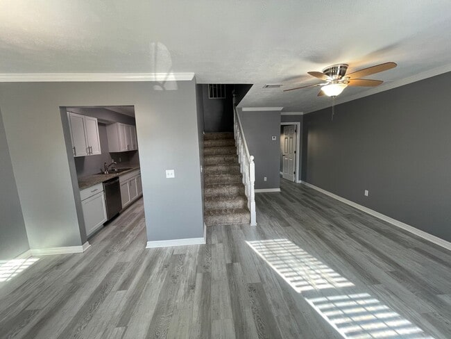 Building Photo - For Lease - 3 BR|2 BA Near Tyndall Air For...
