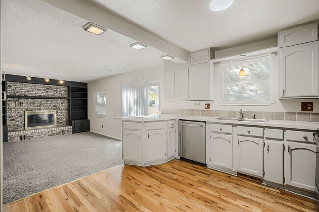 Building Photo - 4298 Sumac Ct
