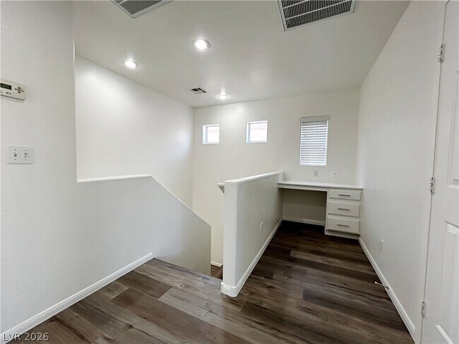 Building Photo - 897 Blushing Rose Pl