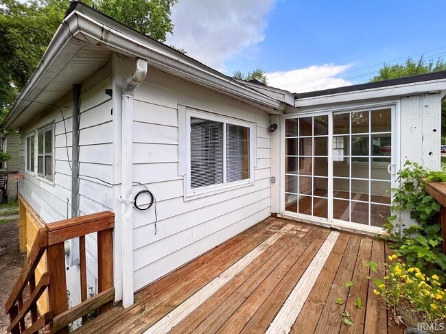 Building Photo - 410 E Hillside Dr