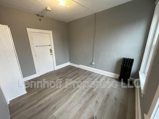 Building Photo - 383 Haverhill St