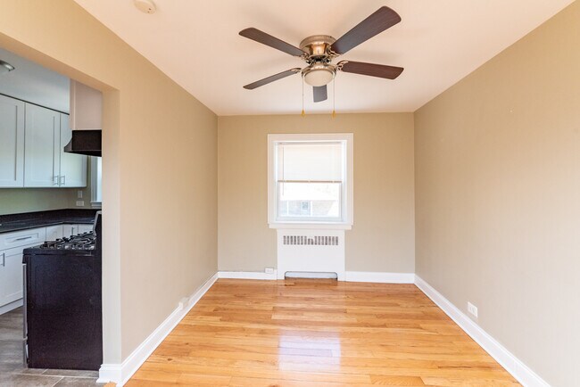 Building Photo - 227 Custer Ave