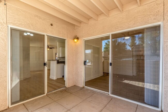 Building Photo - 2 Bedroom 2 Bathroom Condo- Downtown Gilbert