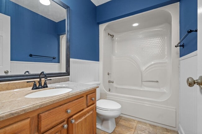 Building Photo - 1608 Piney Creek Pl