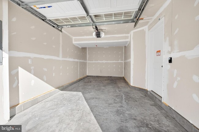 Building Photo - 6364 Pebblebrook Dr