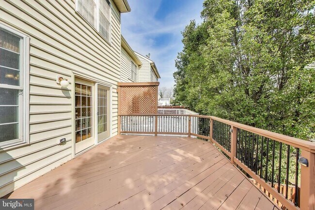 Building Photo - 22514 Airmont Woods Terrace