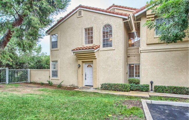 Building Photo - 10878 Creekbridge Pl