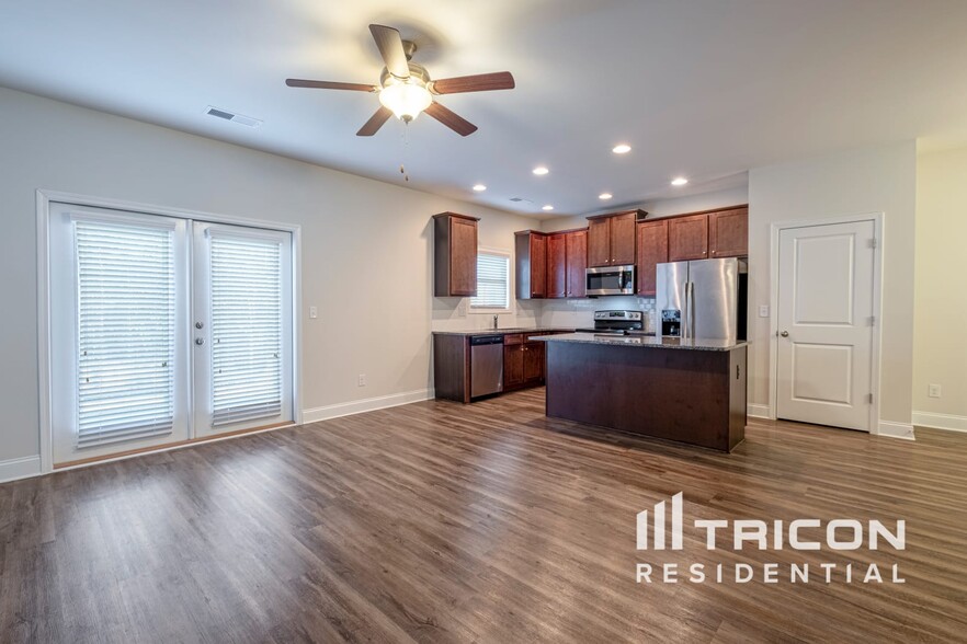 Building Photo - 1492 Silver Charm Ln