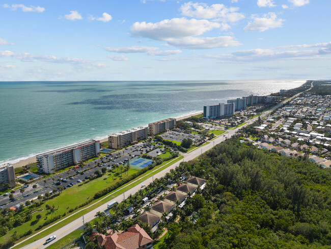 Building Photo - 10187 S Ocean Dr