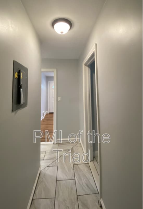 Building Photo - 2716 Ivy Ave