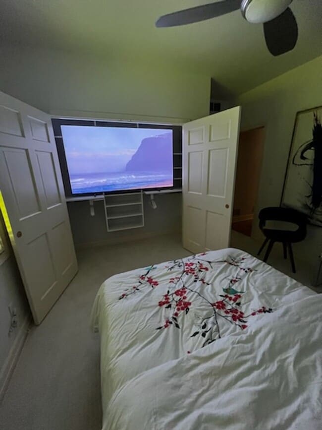 Building Photo - Stunning Custom Built Home with ALL Utilities Included!!