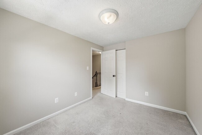 Building Photo - 14126 Red River Dr