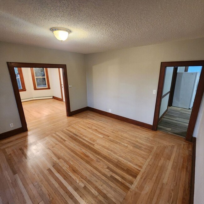 Building Photo - 266 Grove St