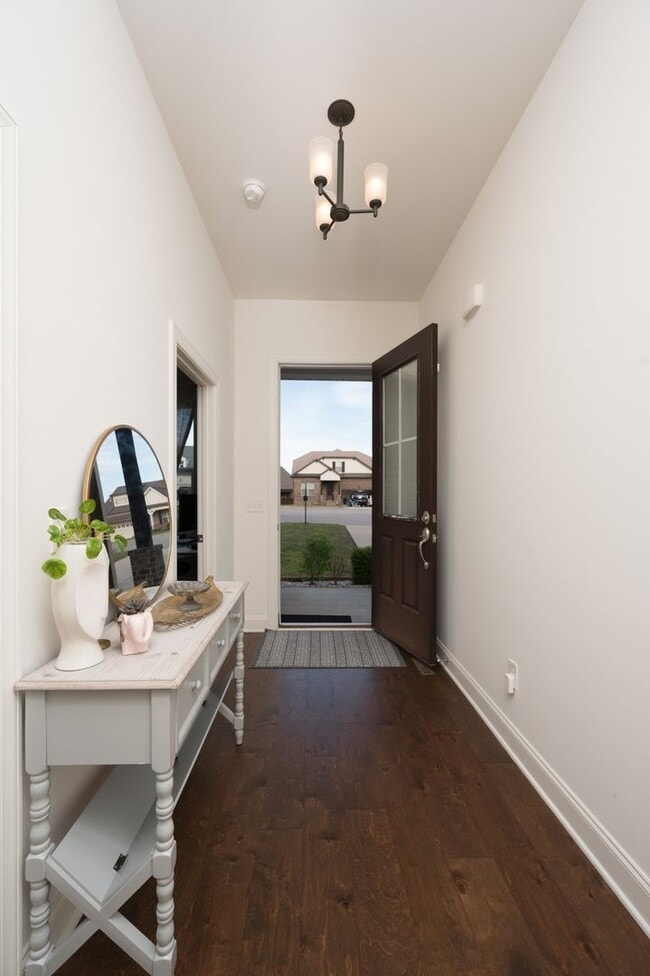 Building Photo - **LIKE NEW EXECUTIVE HOME IN A CUL-DE-SAC ...