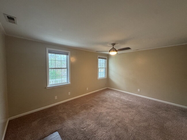 Building Photo - 503 Nelson Dr