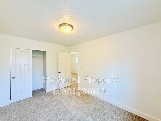 Building Photo - 3326 NW 47th Dr