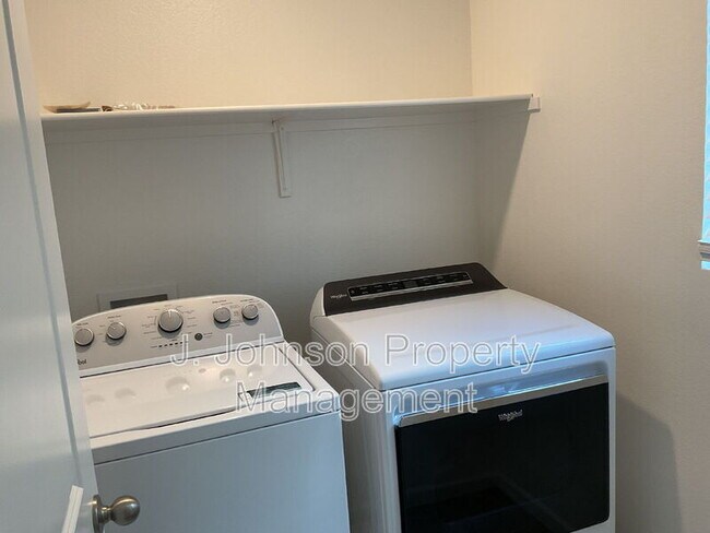 Building Photo - 470 Miwok Ln