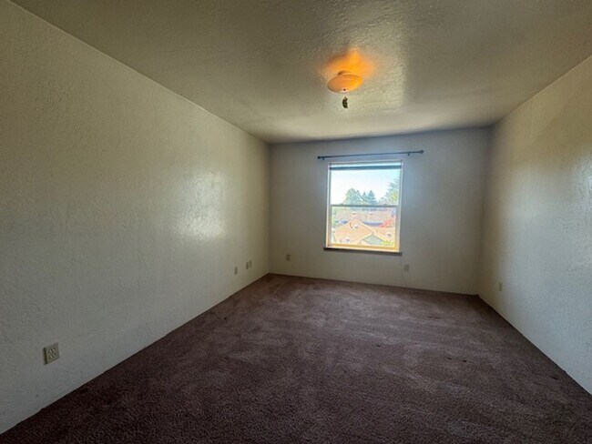 Building Photo - 1771 Golf Course Rd
