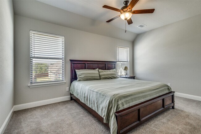 Building Photo - 11112 Lacey Oak Ridge