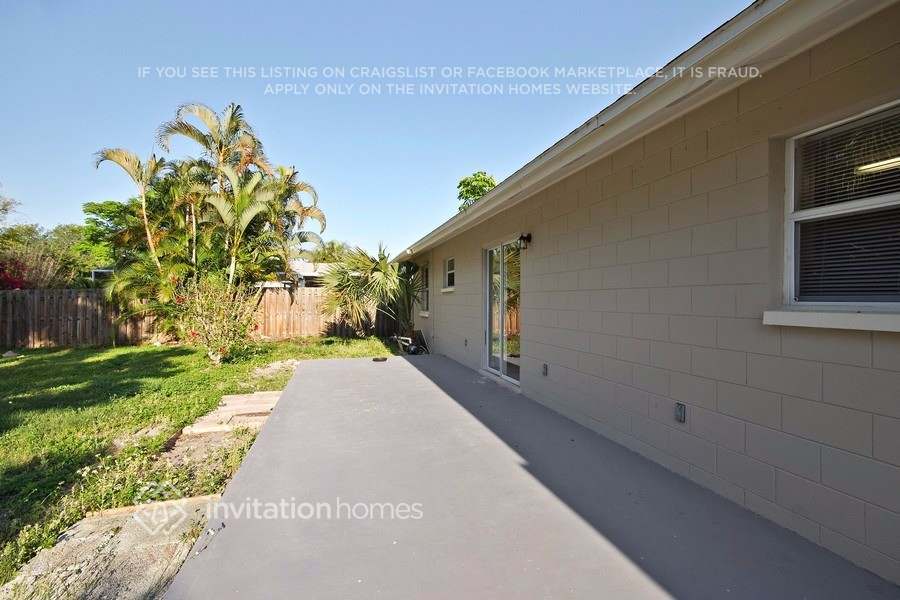 Building Photo - 2744 Corbusier Dr