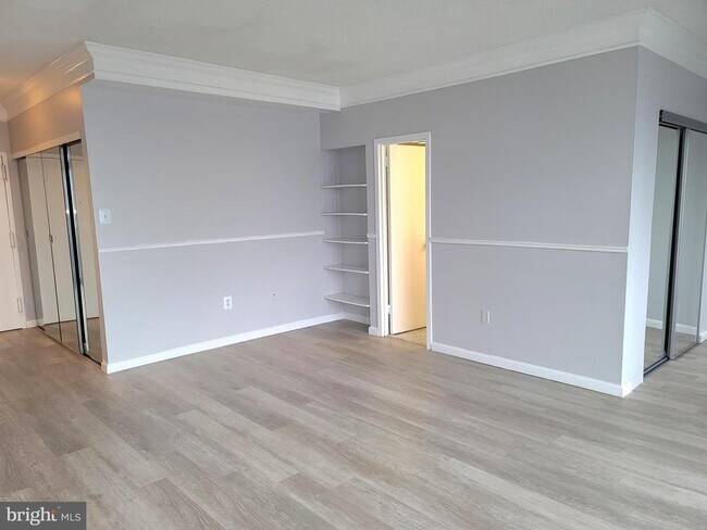 Building Photo - 2059 Huntington Ave