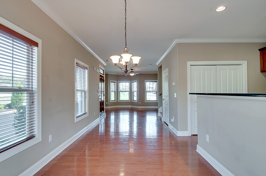 Building Photo - 15 Jay St