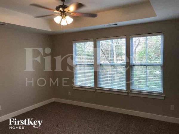 Building Photo - 356 Spring St