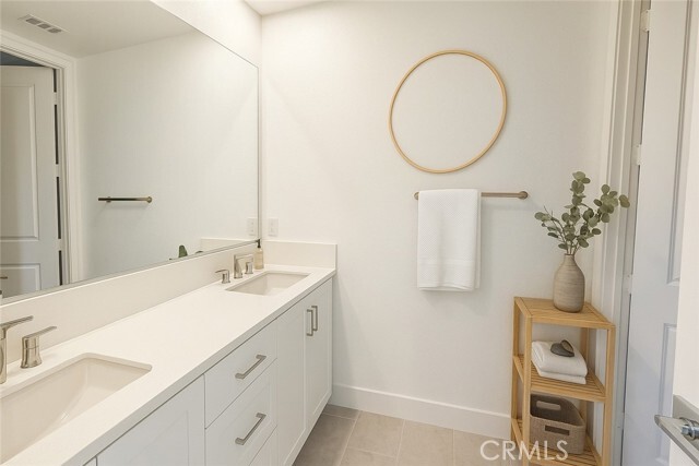 Building Photo - 179 Sawbuck