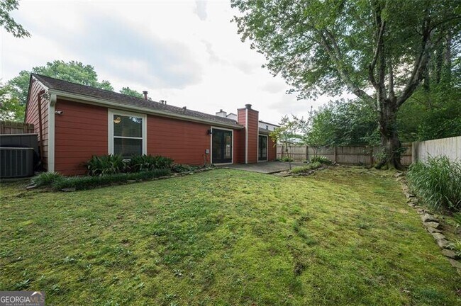 Building Photo - 1135 Worthington Hills Dr