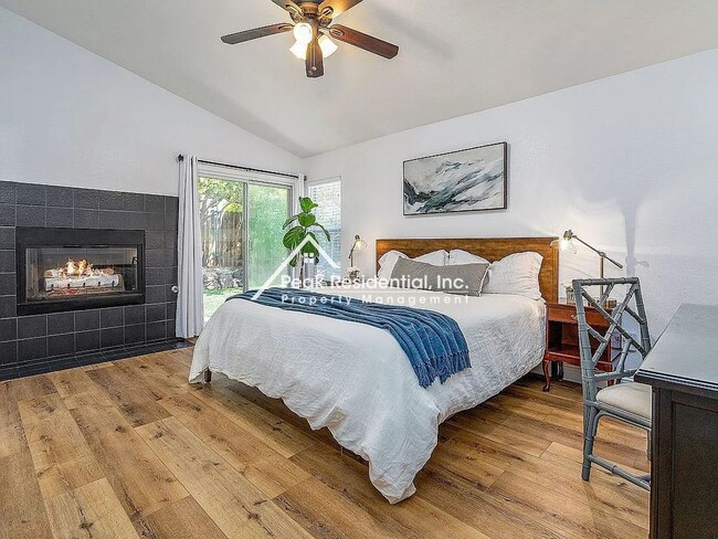 Building Photo - Updated 4bd/2ba Folsom Home with 3 Car Gar...